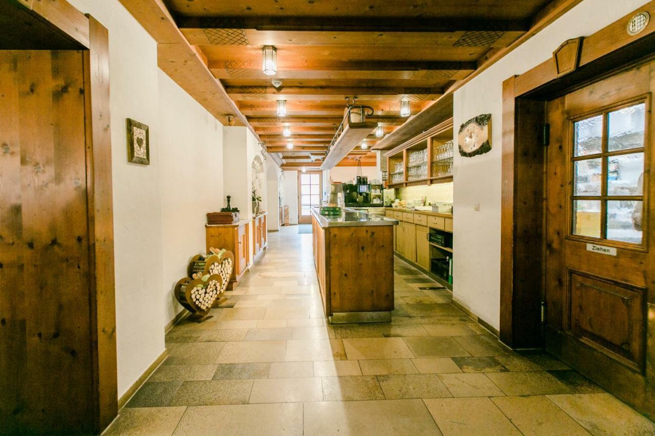 Landgasthof Zum Herz Trauchgau ภายนอก รูปภาพ