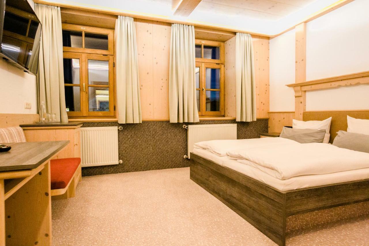 Landgasthof Zum Herz Trauchgau ภายนอก รูปภาพ